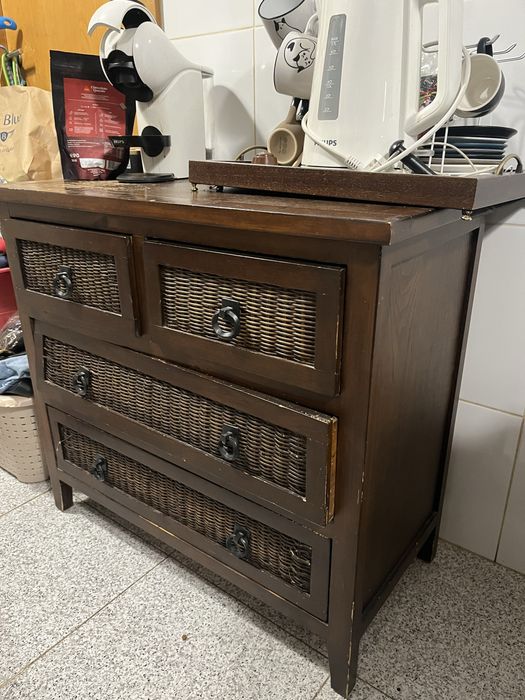 Movel rustico de madeira