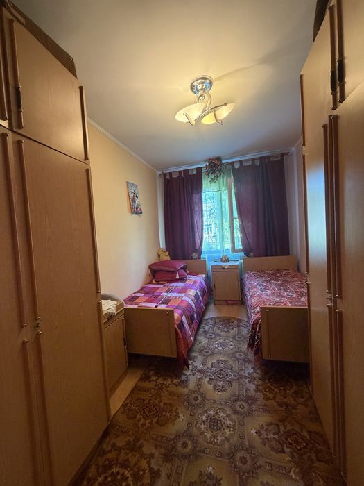 Продаж 2 кімнатної квартири з гарним ремонтом та меблями