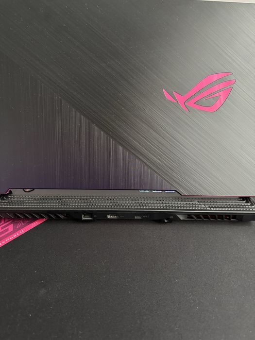 Laptop Gamingowy Asus rog strix G15