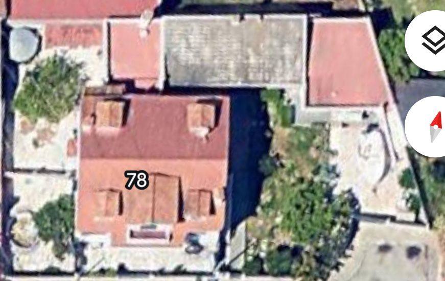 Charneca da Caparica -propriedade com 3 Habitações,independen 690 m²,