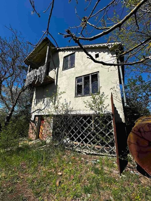 Продаж будинку в смт. Дружба