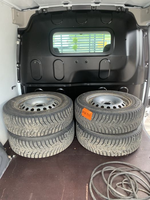 Автомобільні шини зимові Kumho Winter Craft Ice wi31 195 65 R15
