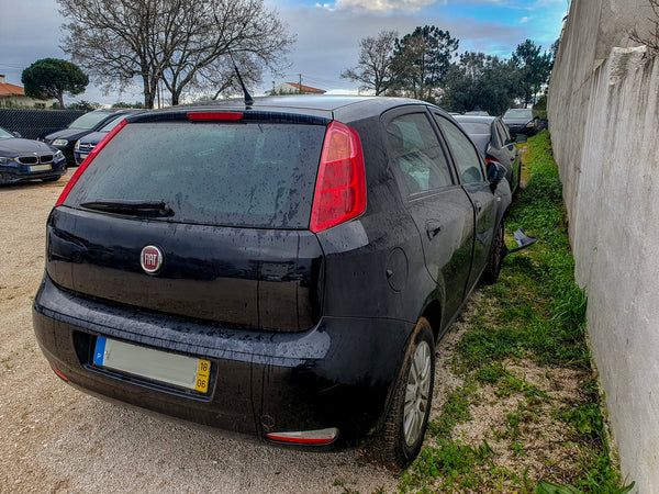 Fiat Punto 1.2 Easy S&S 1 | Carros Sinistrados / Gasóleo / Nacional
