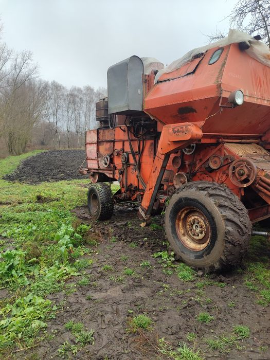 Продам комбайн Нива