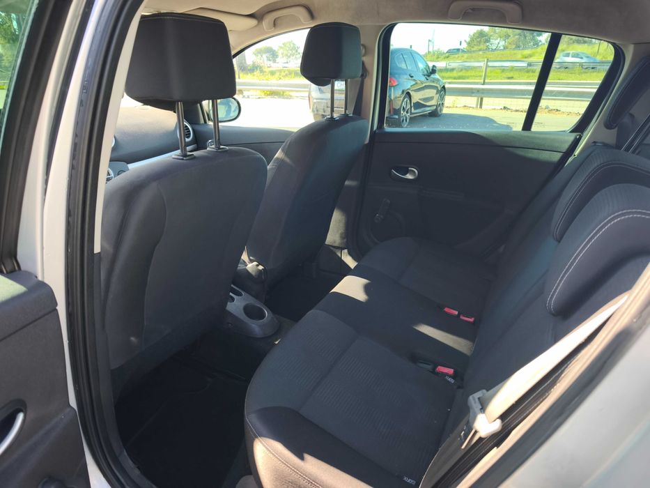 Renault Clio 1.2 Dynamique S TomTom de 2011 / Gasolina /AC Auto / GPS / 168 Mil Km