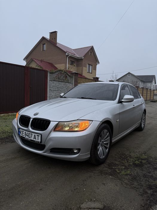 Автомобиль в хорошем состоянии весь обслужен, обслуживался на золотом гараже , вся история чеки есть. Полный привод, 3.0 атмосферный надежный двигатель. подогрев сидений, подогрев руля, люк. готов к любым проверкам!