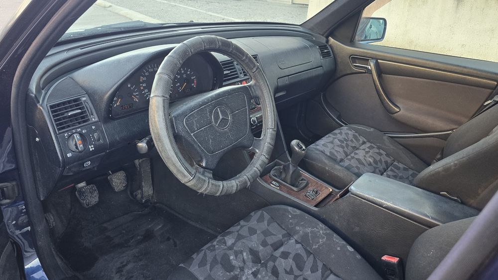 Mercedes-Benz C200