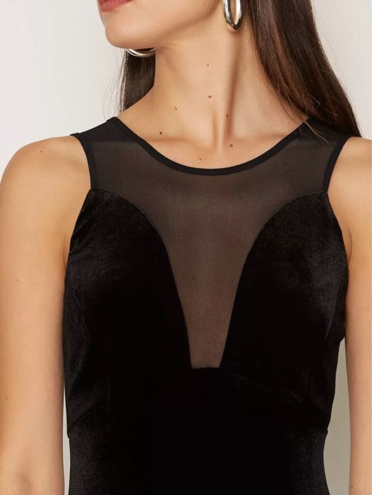 Жіноча сукня чорна