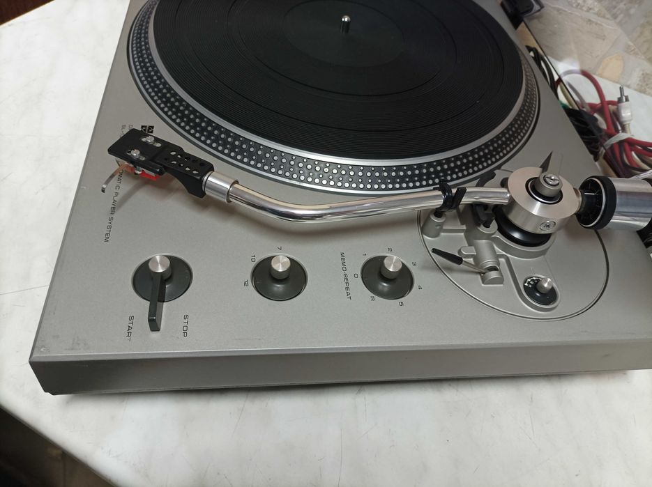 Gramofon Technics SL-1300