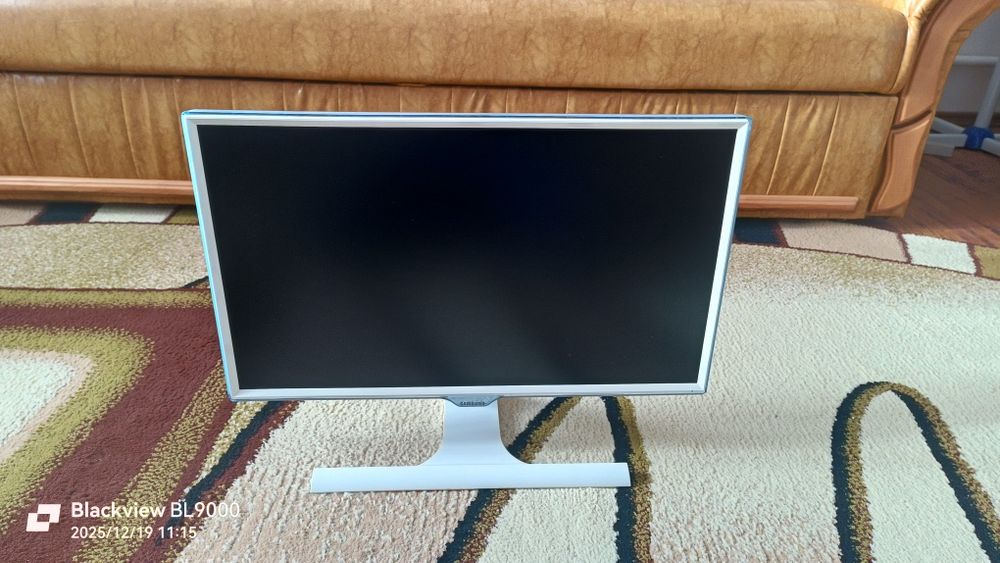 Монитор Samsung S24E391HL