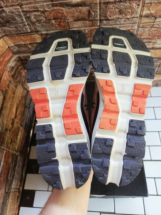 Трекінгові Кросівки On-cloud (42р.27см)