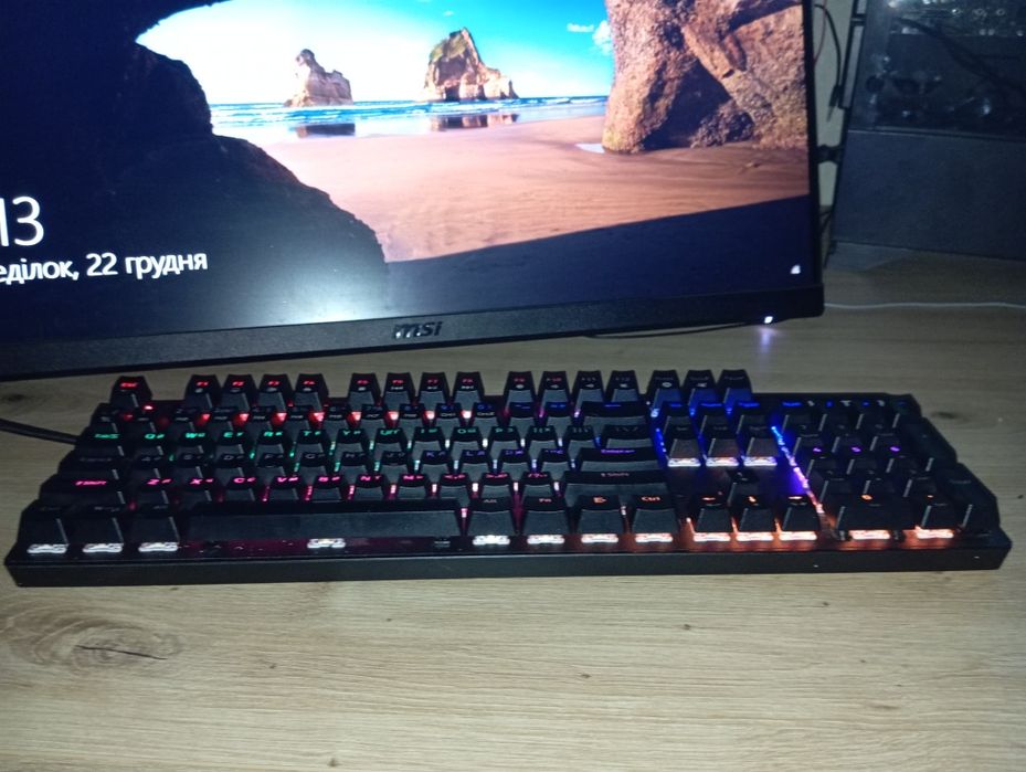 HATOR Starfall Rainbow Red Switch — механічна клавіатура