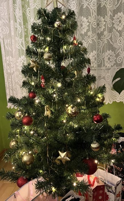 Czarnków, Oddam zestaw dekoracji choinkowych , choinkę i lampki