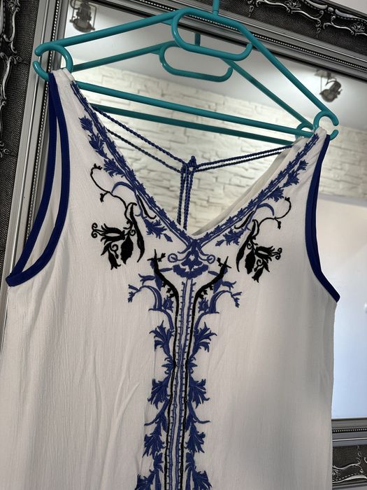 Medicine sukienka z chaftem S