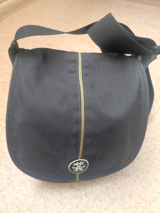 Crumpler Pretty Boy 2500 M — стильна фотосумка