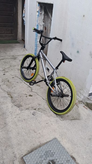 Bicicleta BMX como nova