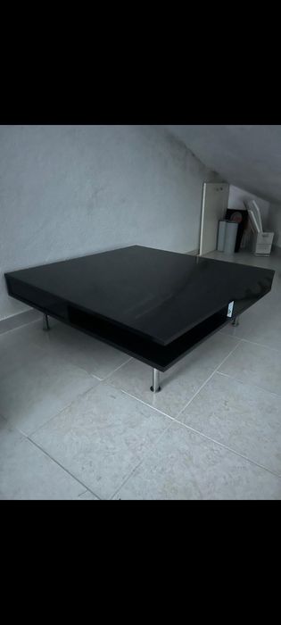 2 bancas e 2 camiseiros