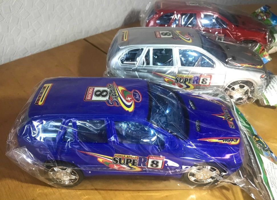 Продам детские игрушки (машинки).