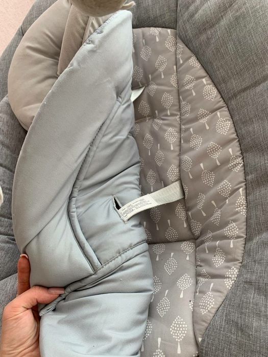 Заколисуюче крісло-гойдалка