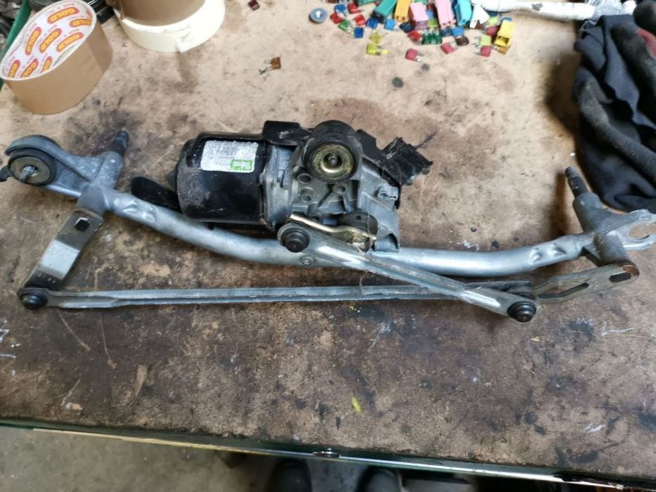 PEUGEOT 1007 MOTOR LIMPA VIDROS FRENTE  LV005