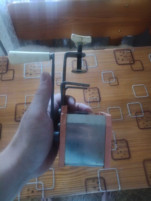 Продам ручьной измельчитель