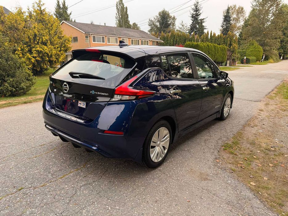 Nissan LEAF SV      2020