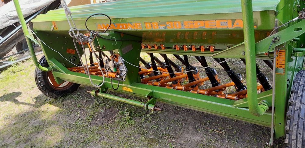 Siewnik Amazone D8 szer 3m