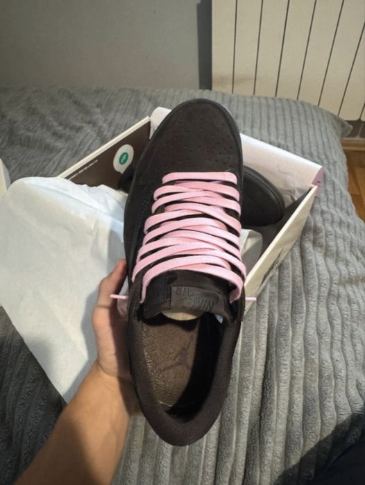 Jordan 1 Low Travis Scott Velvet Brown