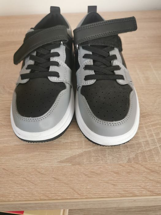 Adidasy buty wiosenne Apawwa rozmiar 30