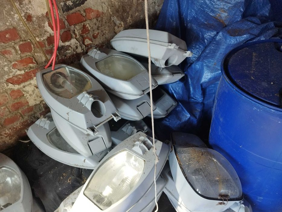 4 sztuki lamp z żarówkami sodowymi Osram 40 zł/sztuka
