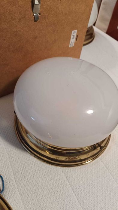 Aplique tecto vidro opalino e latão