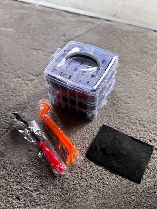 Klipsy kołki spinki narzędzia do tapicerki samochodowej PONAD 700 EL !