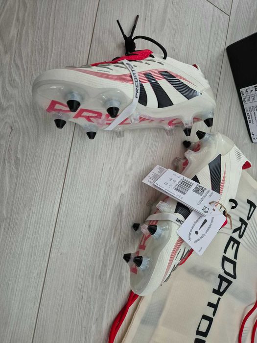 Profesjonalne korki adidas Predator Elite FT SG JQ7821 rozmiar 41 1/3