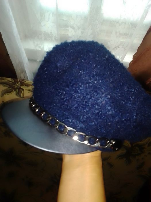 Капелюх з цепком