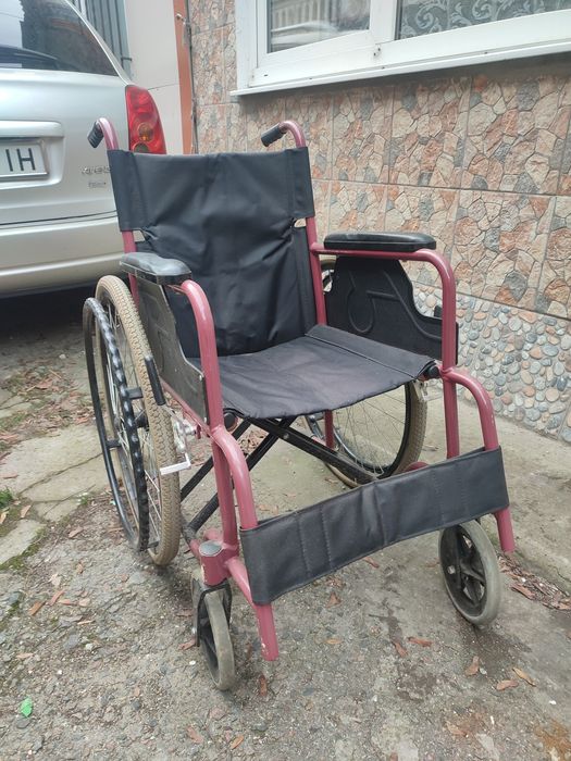 Инвалидные коляски, костыли, ходунки