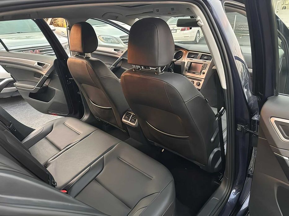 Volkswagen Golf      2015