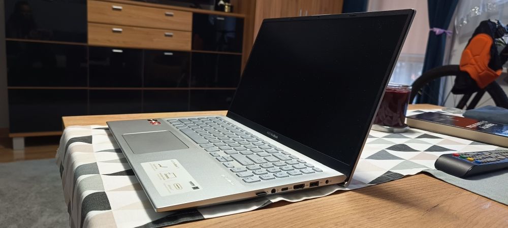 Laptop Asus Vivo Book X512D