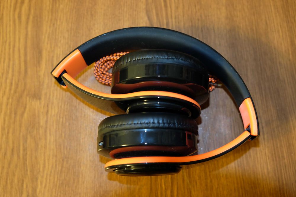 Бездротові навушники LPT660