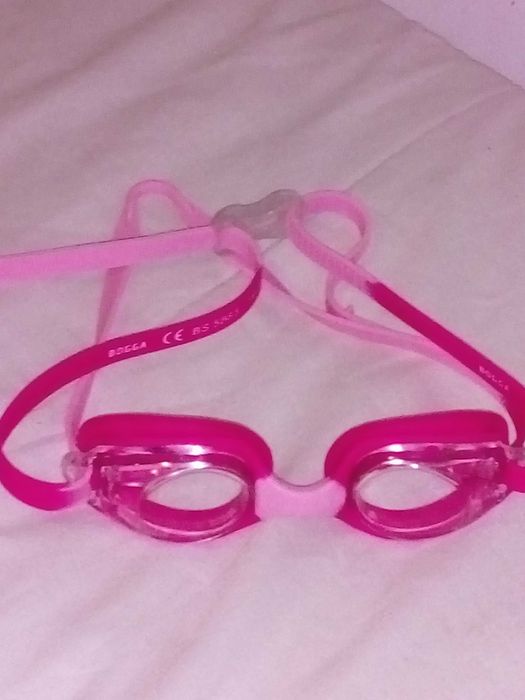 Touca, óculos de natação e braçadeiras criança