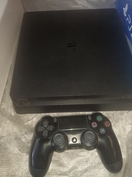 PlayStation 4 Slim