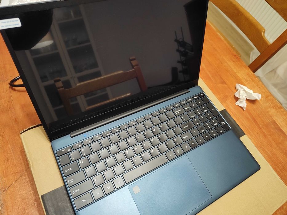 Nowy cienki laptop netbook AMD 8gb ddr4 512gb SSD