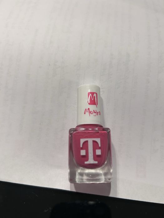 Lakier do paznokci Moyra T-Mobile Magenta