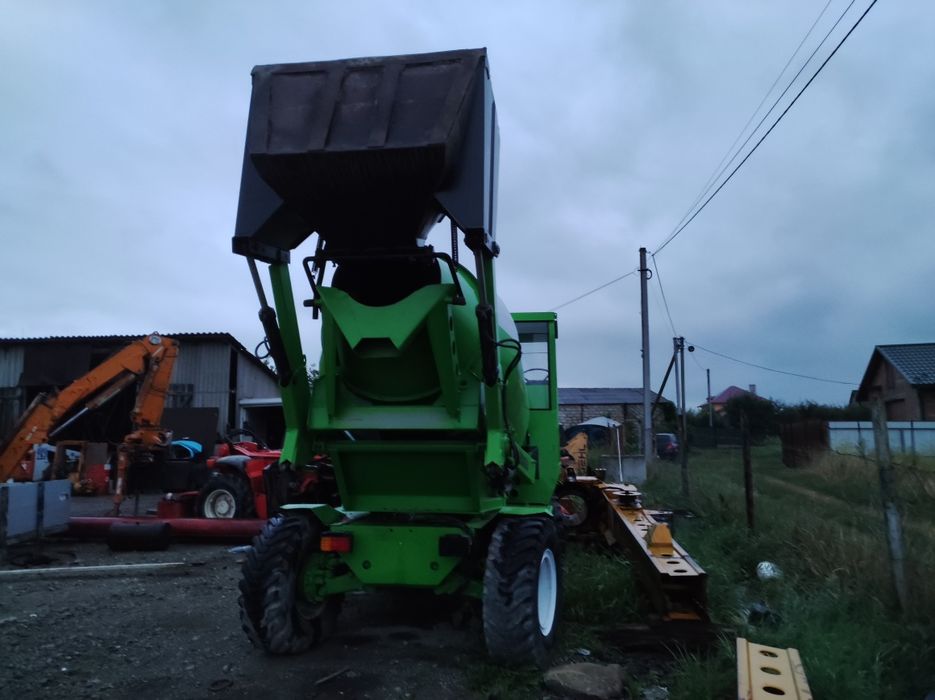 Самохідний бетонозмішувач MERLO DBM 3000