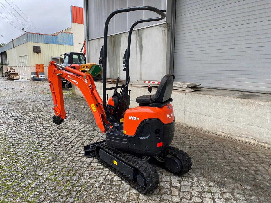 Miniescavadora Kubota U10-3