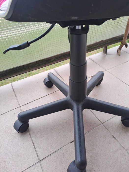 Fotel obrotowy dla dziewczynki do biurka