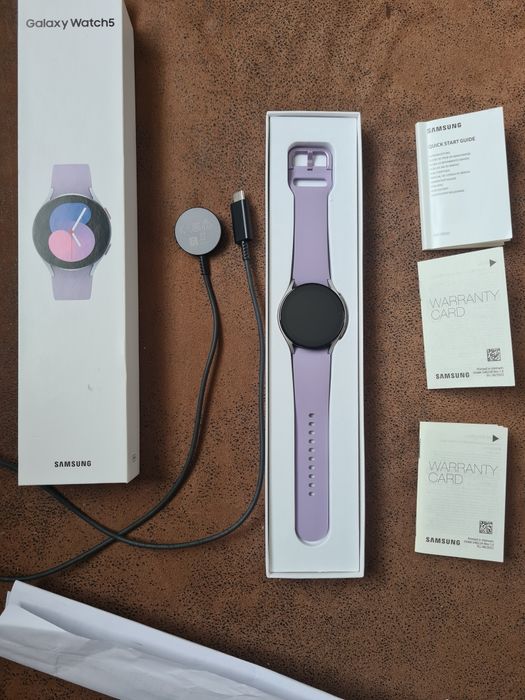 Смарт-часы Samsung Galaxy Watch 5 40mm, Новые, куплены в Европе