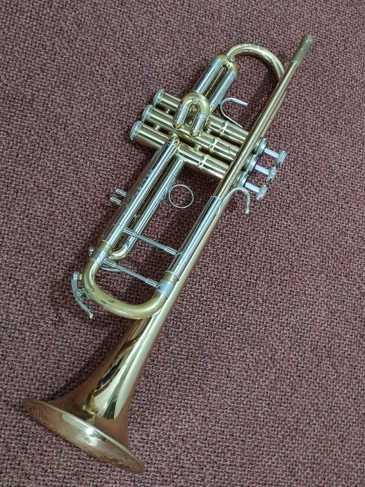 Trąbka B&S Challenger 3137 G z futerałem