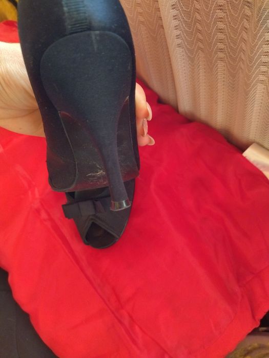 Туфлі, босоніжки