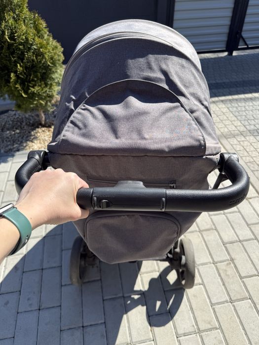 Прогулянковий візочок CARRELLO Bravo