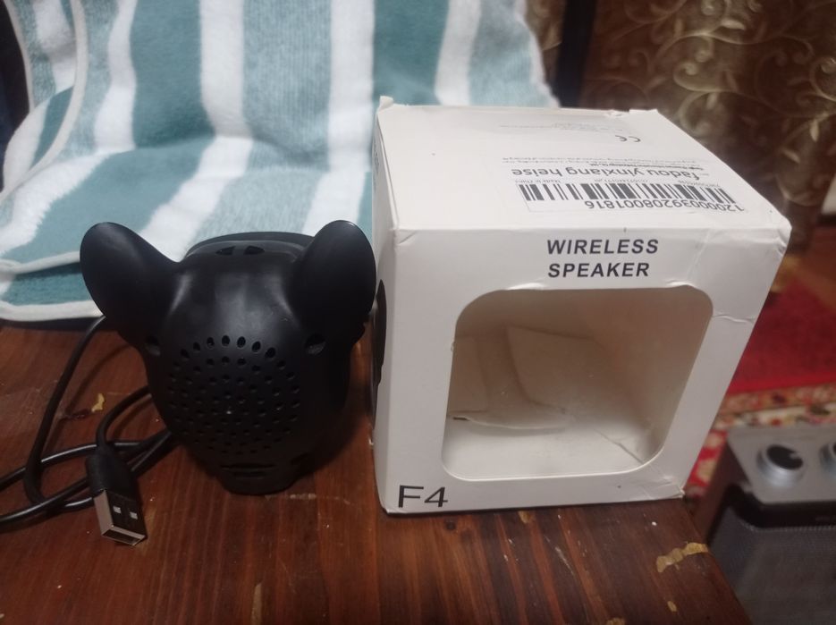 Блютуз колонка  F4